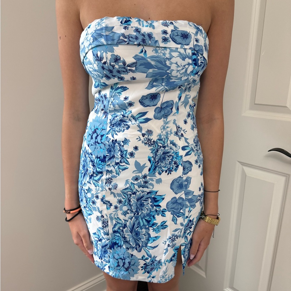 Thatssofetch Charms Dress Blue Floral size 4